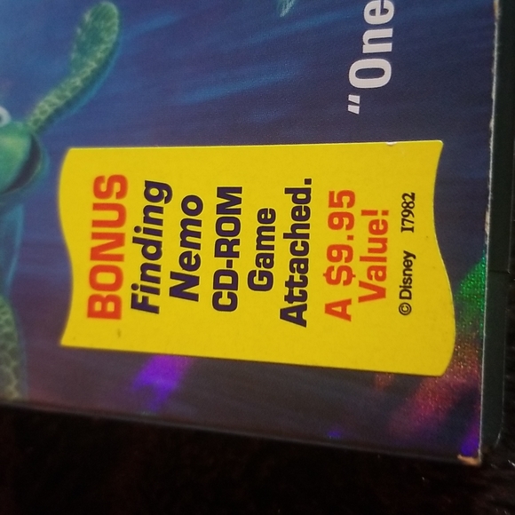 Disney Finding Nemo DVD - Picture 9 of 13